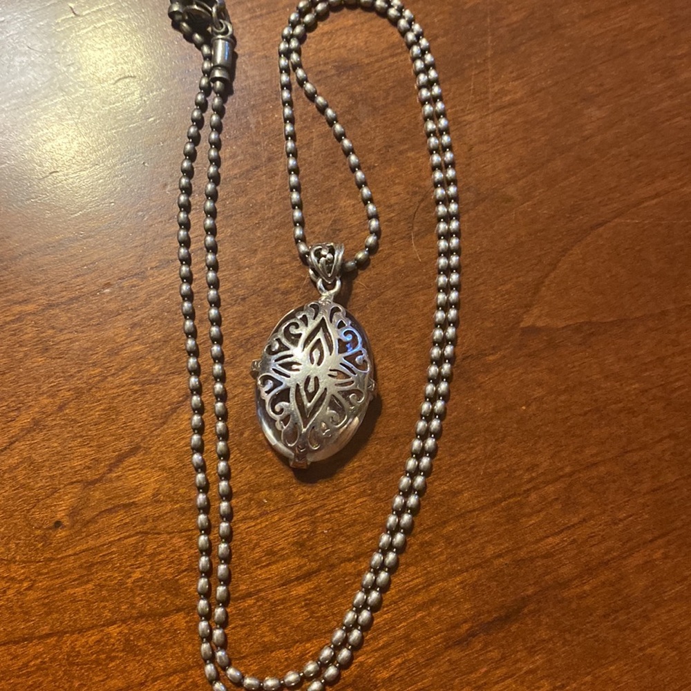 Silpada. S2267 reversible pendant sterling Silver Pendant Necklace - Picture 3 of 8